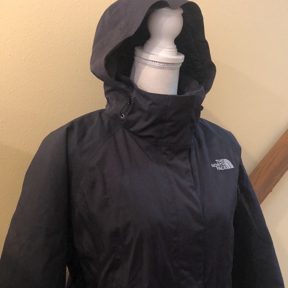 Like New! The North Face Women’s Hyvent Thermoball Jacket - Picture 2 of 16